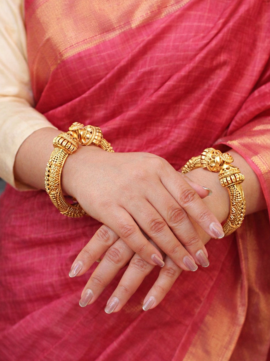 Maitri Bangle Set