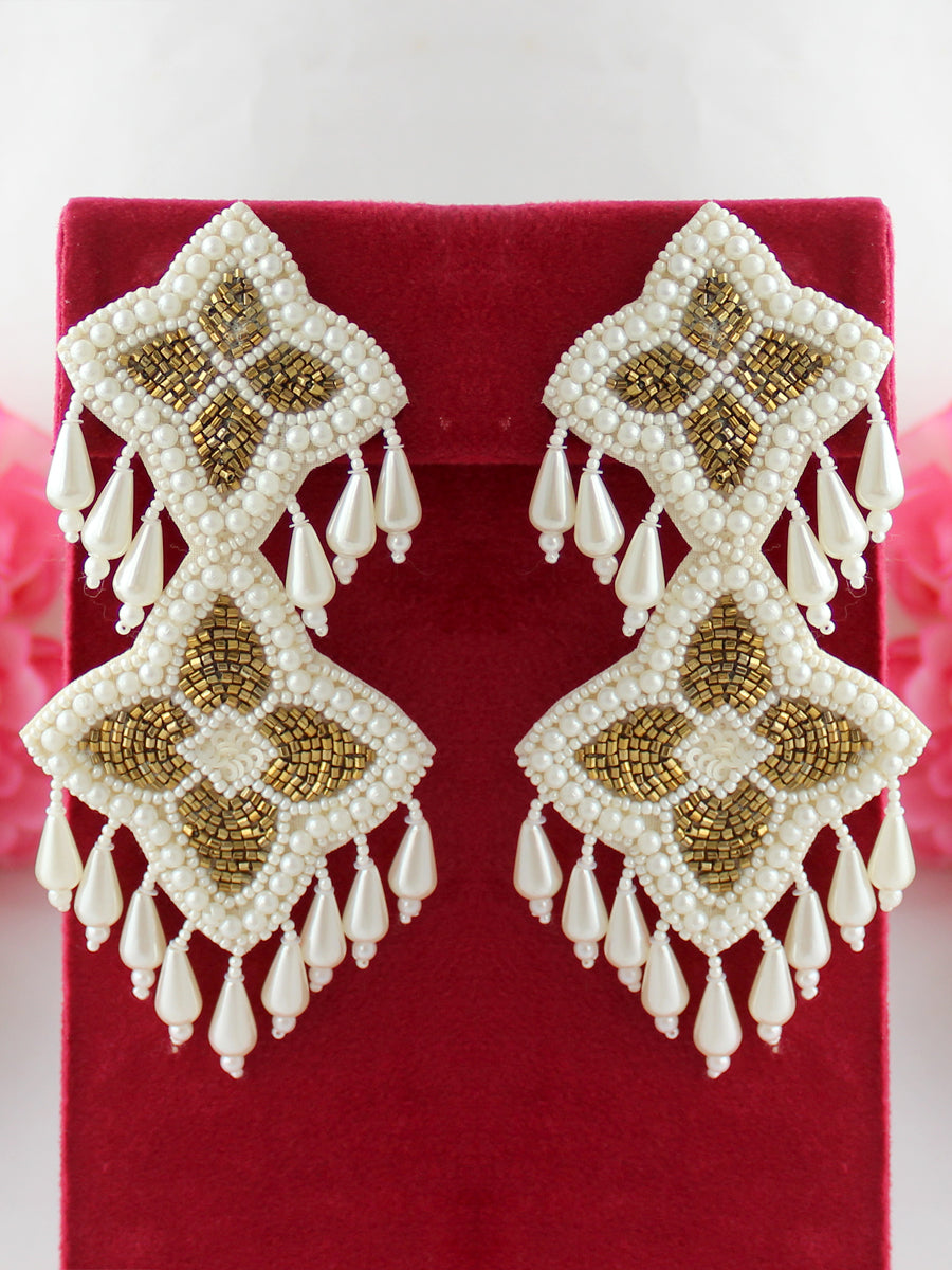 Sara Earrings-Pearl